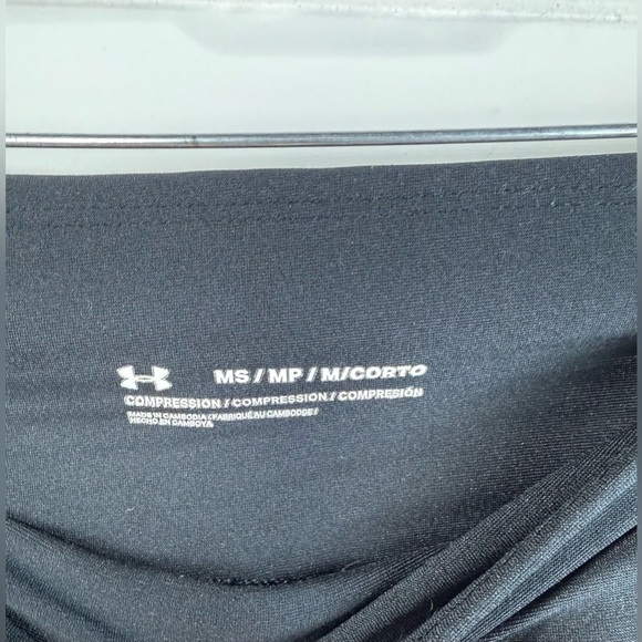 Under Armour women’s black compression leggings. Size Medium - Picture 5 of 5
